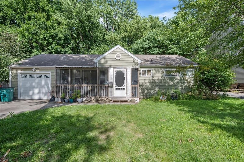 7435 Reeds Ln, Overland Park, KS 66204