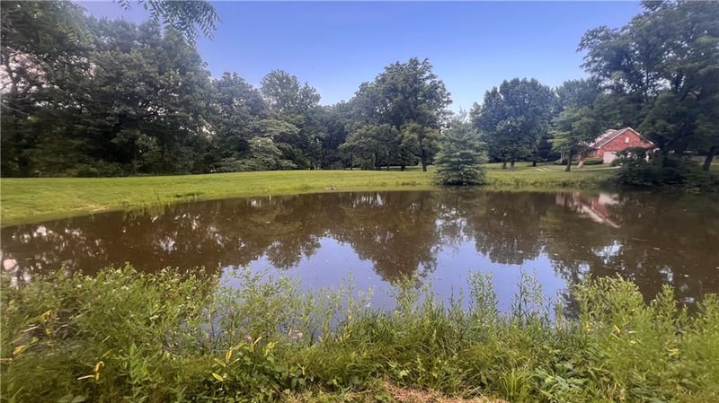 21629 Green Rd, Leavenworth, KS 66048