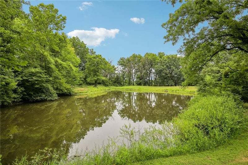 21629 Green Rd, Leavenworth, KS 66048
