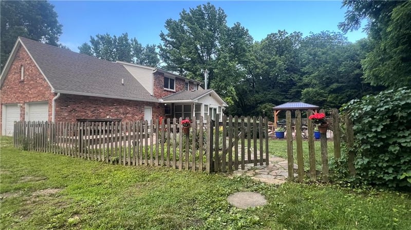 21629 Green Rd, Leavenworth, KS 66048