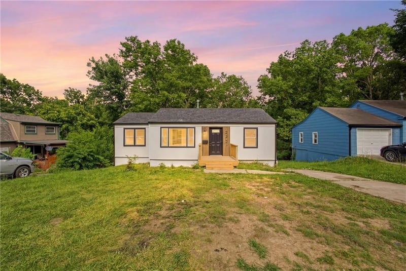 2221 Hawthorne Ave, Independence, MO 64052