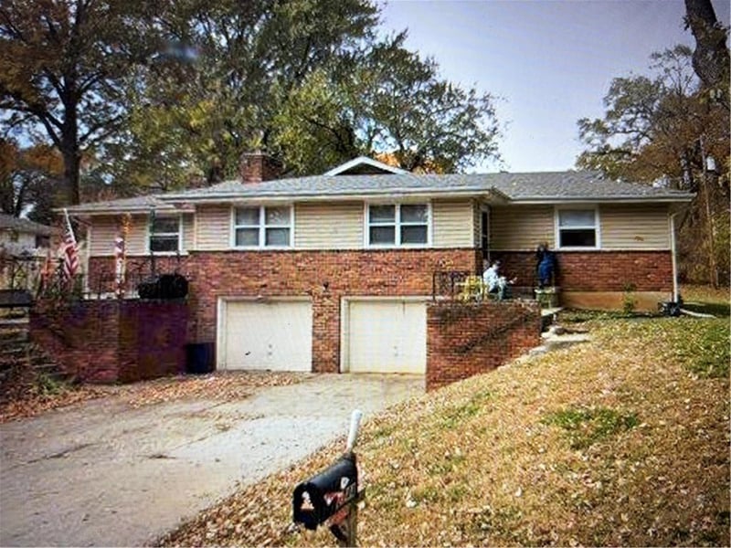 2742 76 St, Kansas City, KS 66109