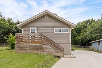 1131 N 49th Ter, Kansas City, KS 66102