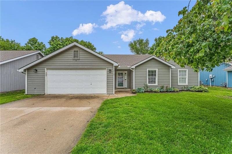 1010 Home Cir, Lawrence, KS 66046