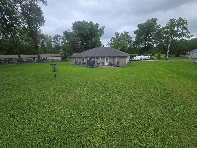 704 Central St, Wellington, MO 64097