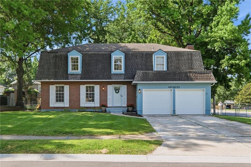 8633 89th St, Overland Park, KS 66212