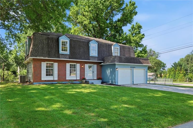 8633 89th St, Overland Park, KS 66212