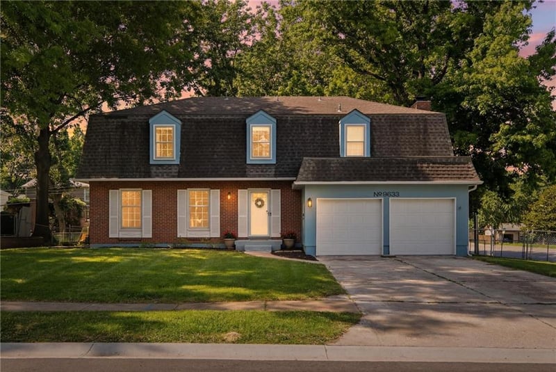 8633 89th St, Overland Park, KS 66212