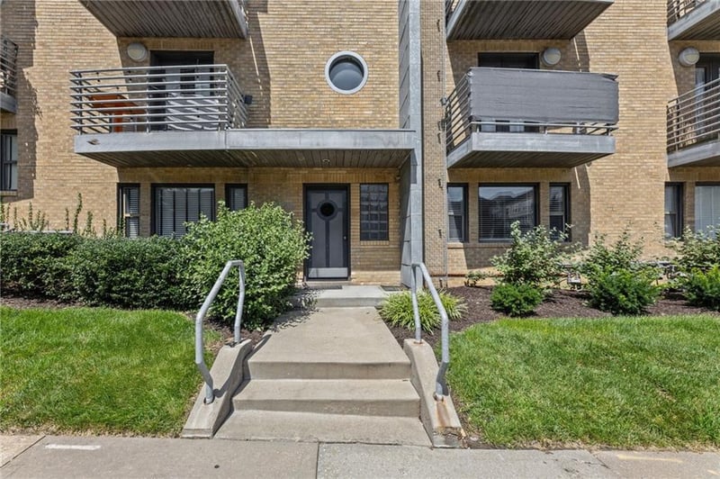 4528 Broadway Blvd #1N, Kansas City, MO 64111
