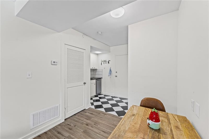4528 Broadway Blvd #1N, Kansas City, MO 64111