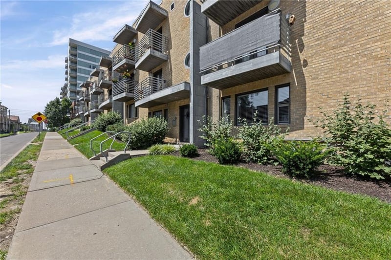4528 Broadway Blvd #1N, Kansas City, MO 64111