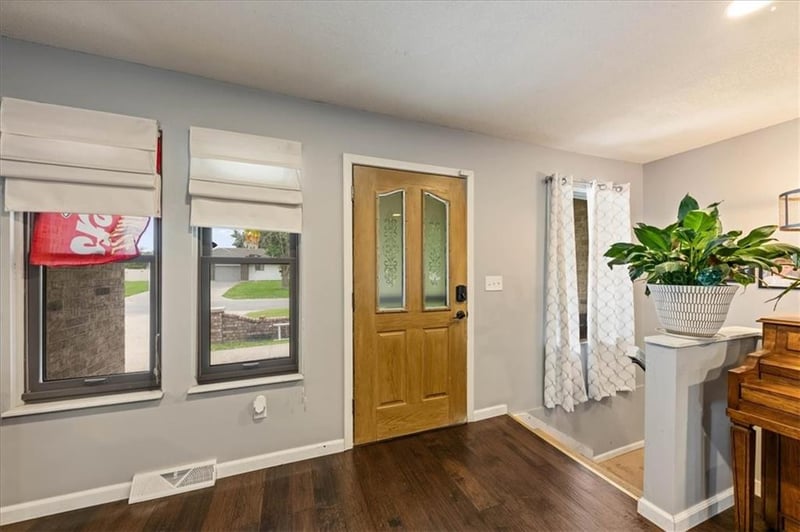 703 Ozark Short Line Ct, Odessa, MO 64076