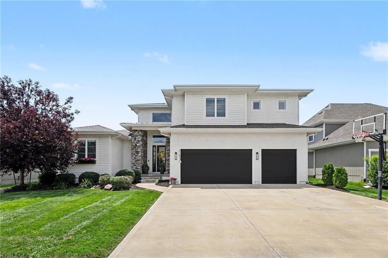 18332 Monrovia St, Overland Park, KS 66013
