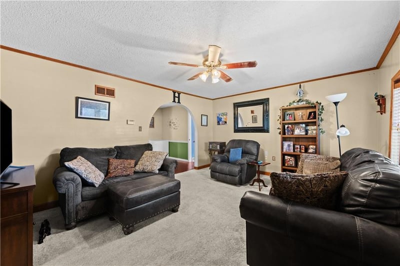 5434 Rosehill Rd, Shawnee, KS 66216