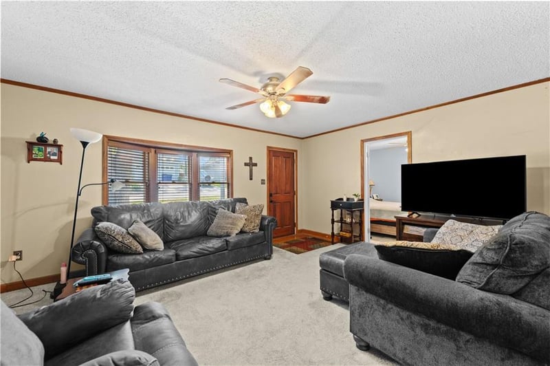 5434 Rosehill Rd, Shawnee, KS 66216