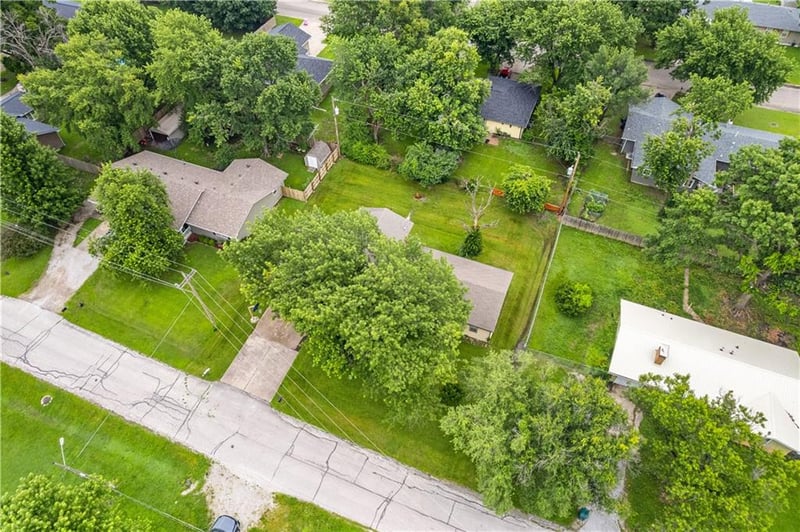 702 35th St, Parsons, KS 67357