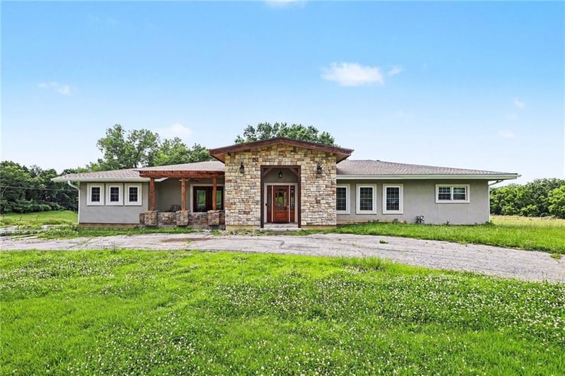 3322 67th St, Kansas City, KS 66104