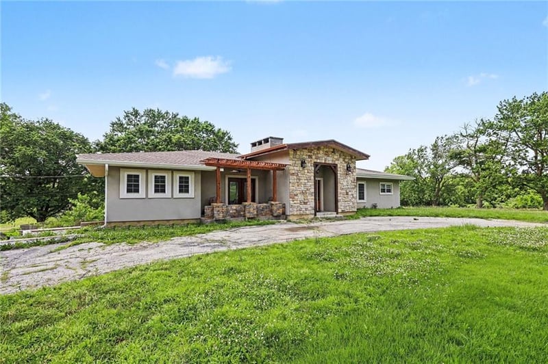 3322 67th St, Kansas City, KS 66104