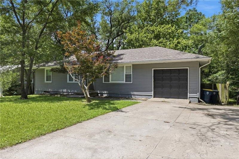 10504 Corrington Ave, Kansas City, MO 64134