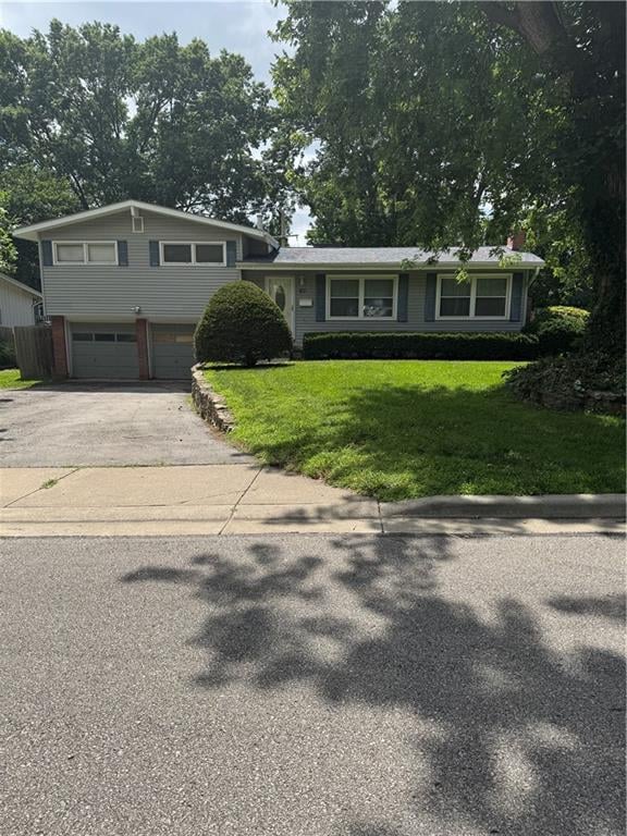 7908 Windsor St, Prairie Village, KS 66208