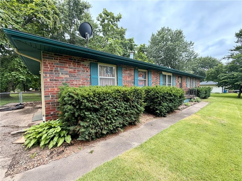 192 421 Rd, Warrensburg, MO 64093