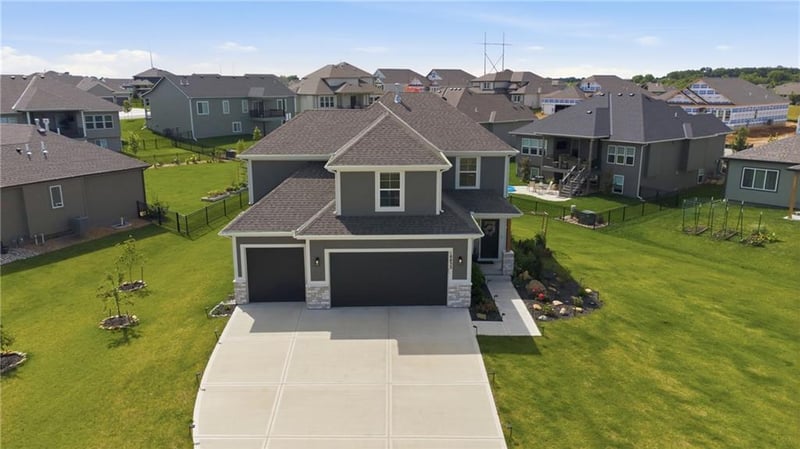 18833 Bittersweet Dr, Spring Hill, KS 66083