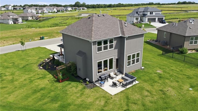 18833 Bittersweet Dr, Spring Hill, KS 66083