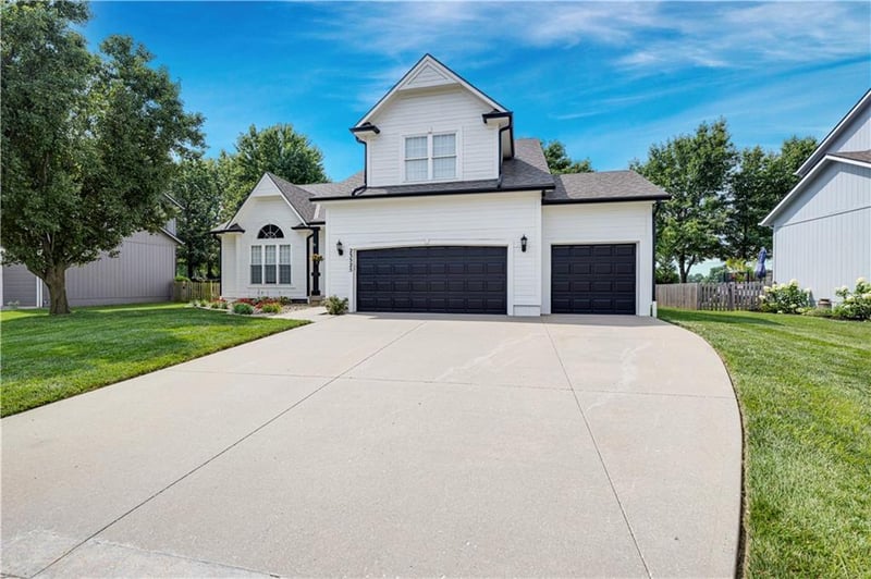 23525 74th Ter, Shawnee, KS 66227