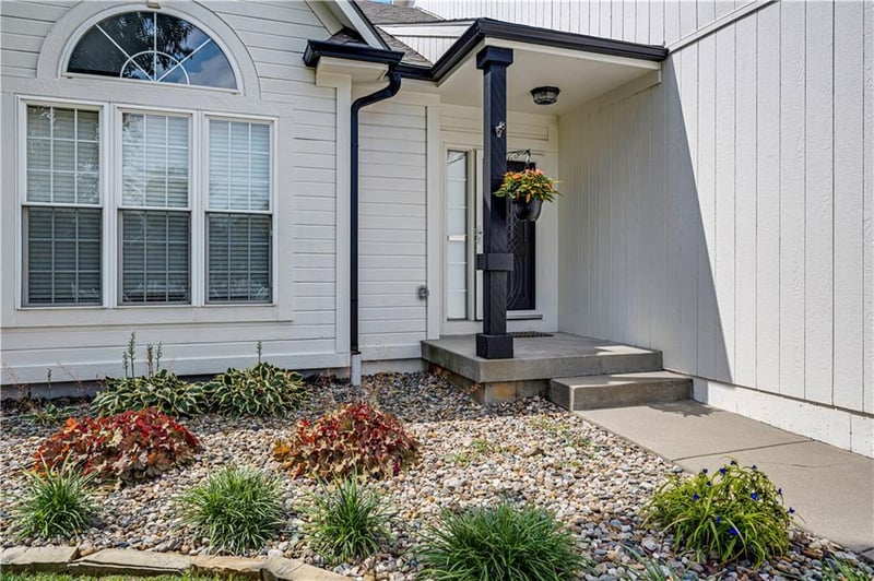 23525 74th Ter, Shawnee, KS 66227