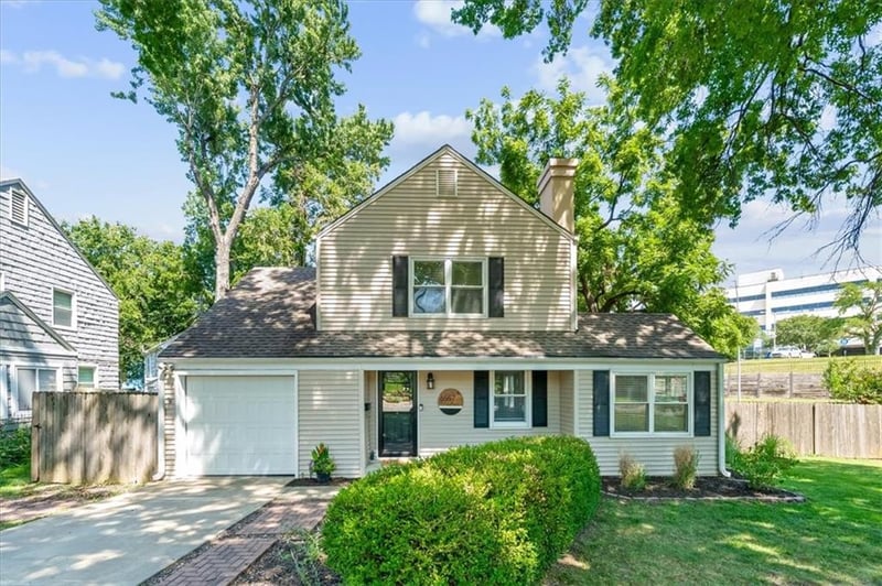 6557 Holmes Rd, Kansas City, MO 64131