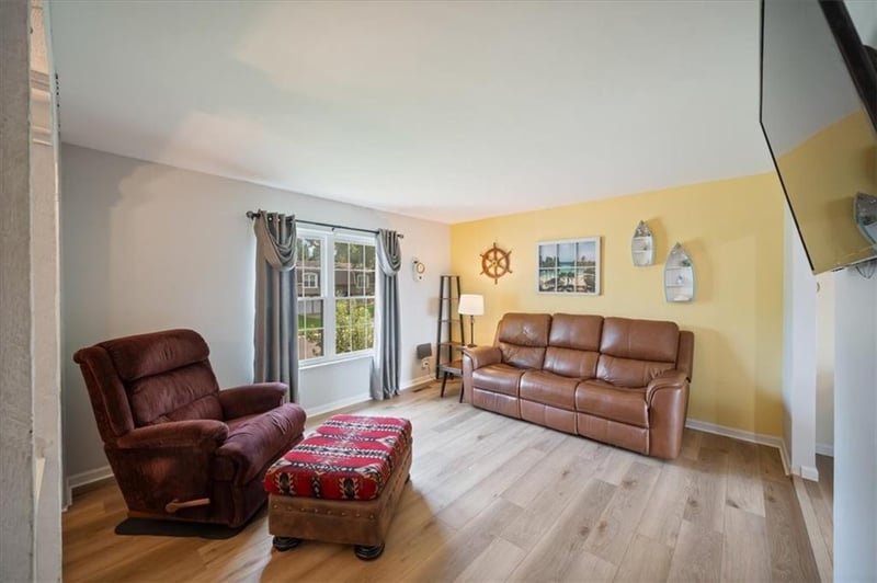 14215 94th Ter, Lenexa, KS 66215