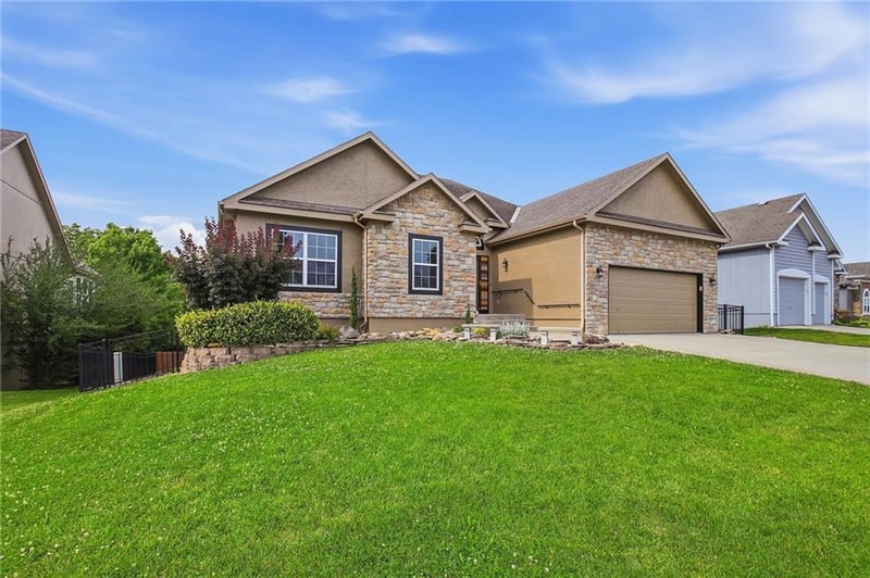 1821 E 128th St, Kansas City, MO 64145