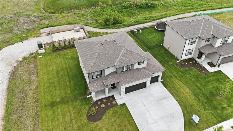 500 Chavis Dr, Blue Springs, MO 64064