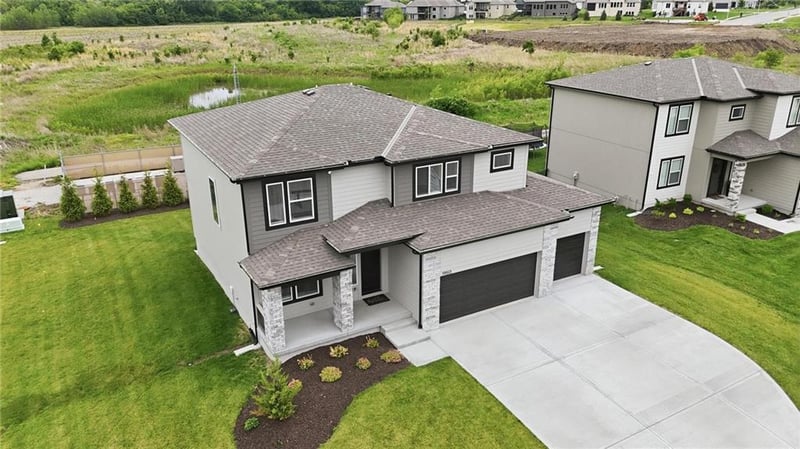 500 Chavis Dr, Blue Springs, MO 64064