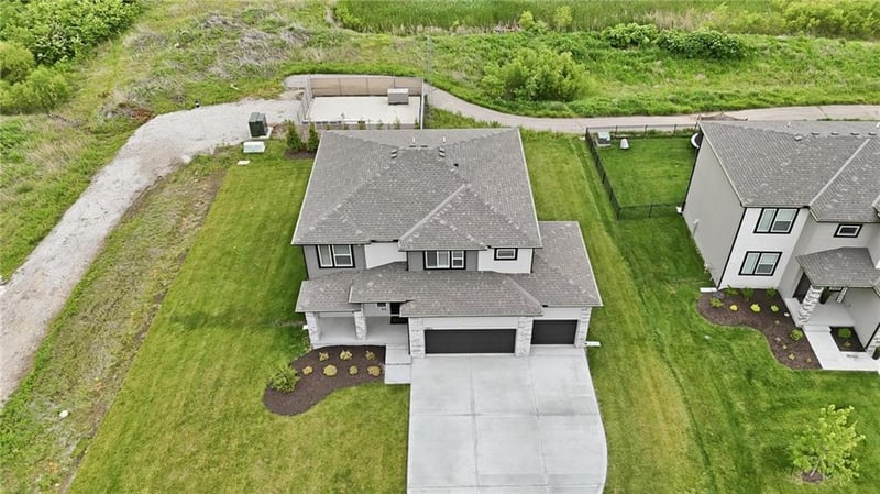 500 Chavis Dr, Blue Springs, MO 64064