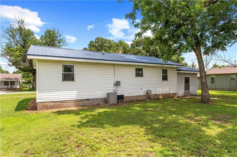 203 - 207 Market St, Sheldon, MO 64784