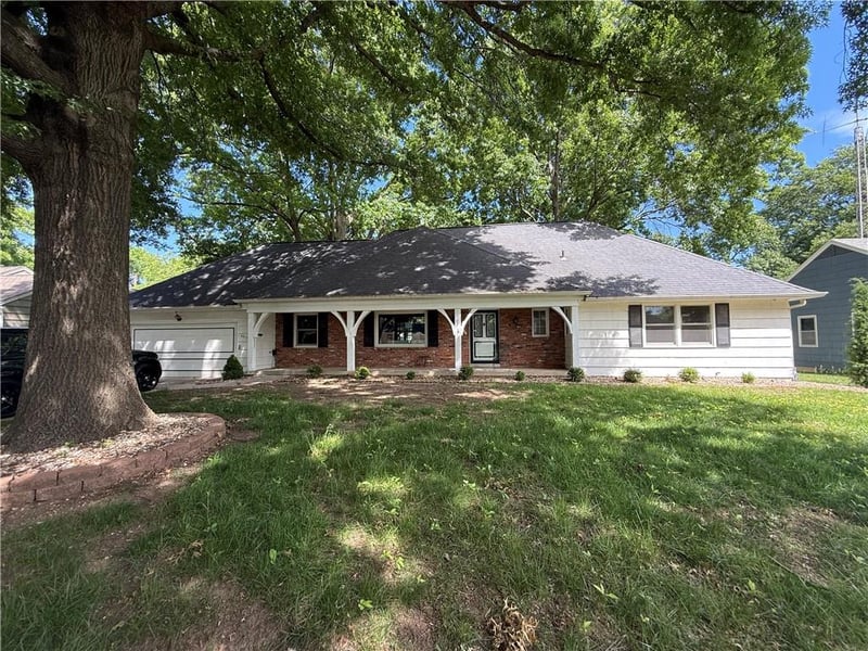 6910 101st St, Overland Park, KS 66212