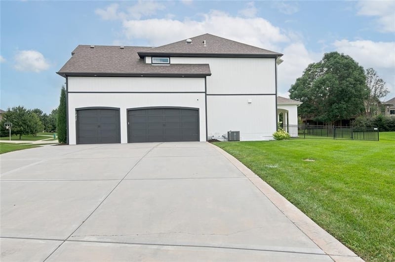 7817 Green St, Shawnee, KS 66227