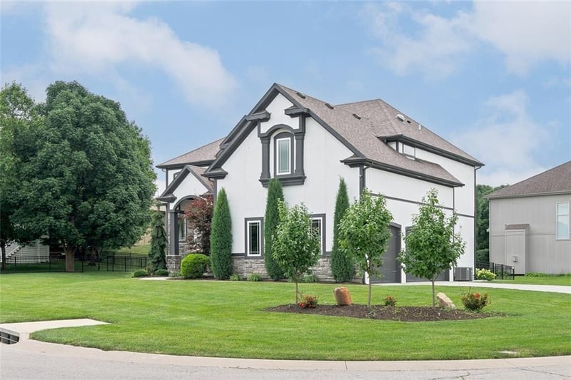 7817 Green St, Shawnee, KS 66227