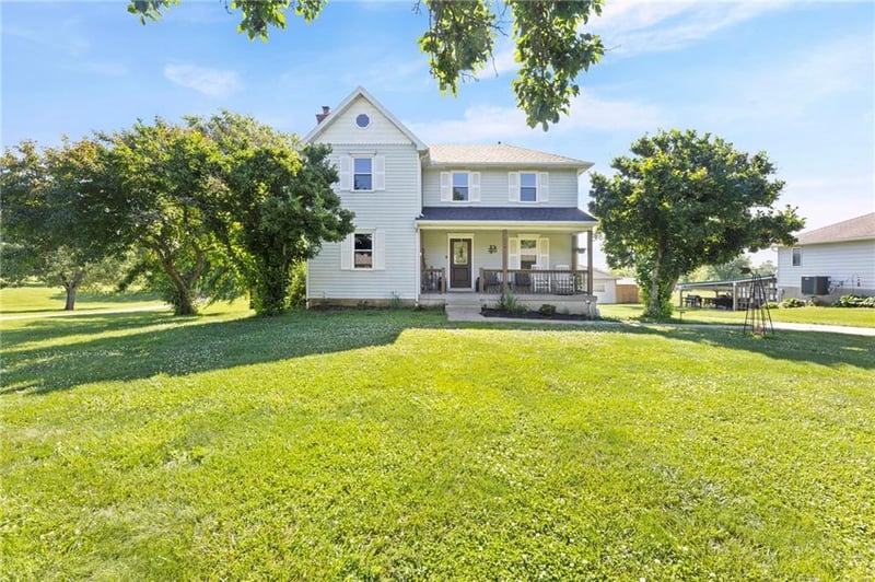 915 5th St, Drexel, MO 64742