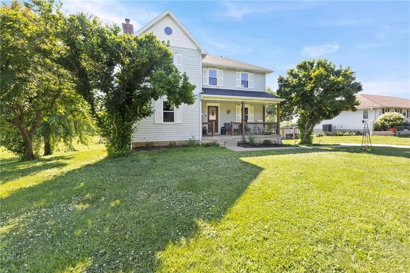 915 5th St, Drexel, MO 64742