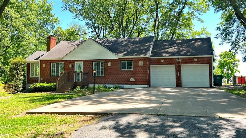 8715 State Ave, Kansas City, KS 66112