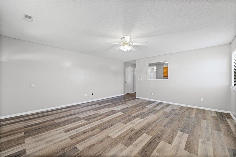 105 Basswood Ct, Smithville, MO 64089