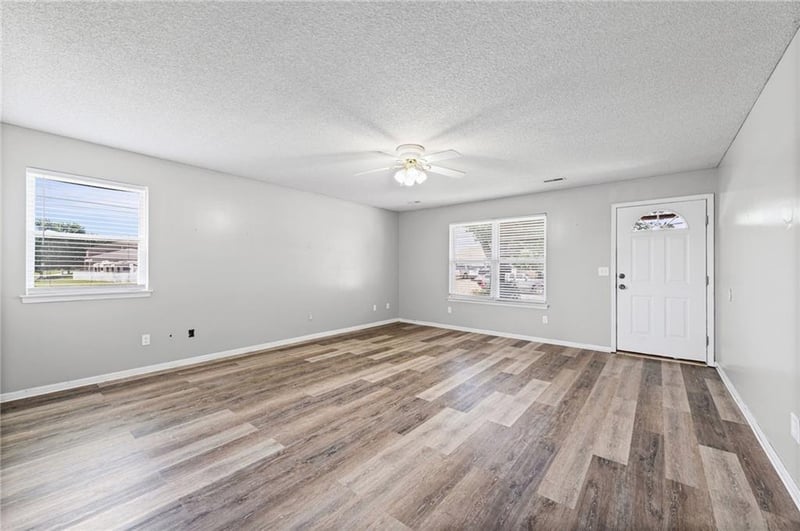 105 Basswood Ct, Smithville, MO 64089
