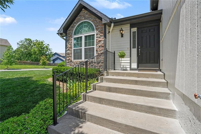 986 Wellington Way, Liberty, MO 64068