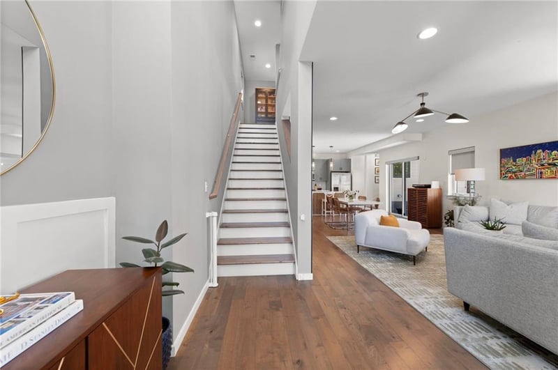 2445 Tracy Ave, Kansas City, MO 64108