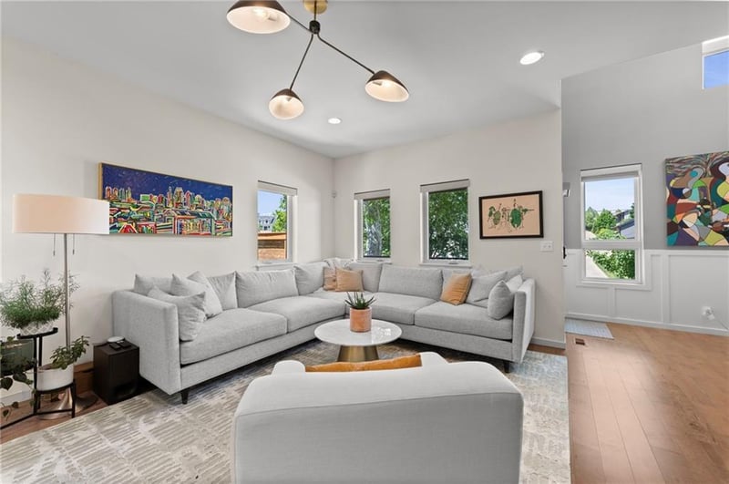 2445 Tracy Ave, Kansas City, MO 64108