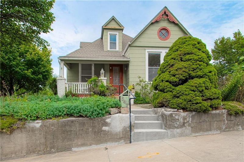 547 Main St, Weston, MO 64098