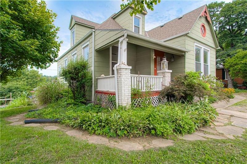 547 Main St, Weston, MO 64098