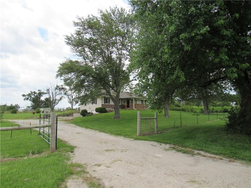 30309 283rd St, Garden City, MO 64747